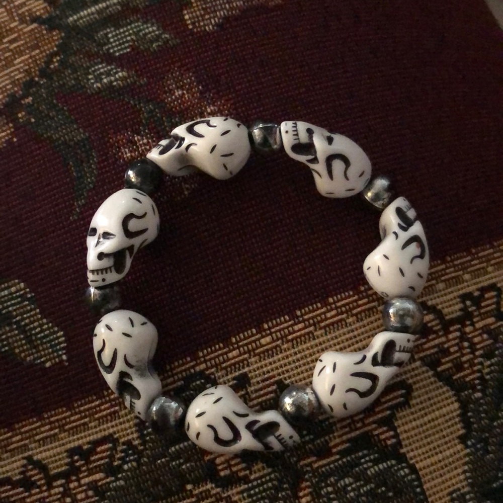 Skulls bracelet (elastic band)